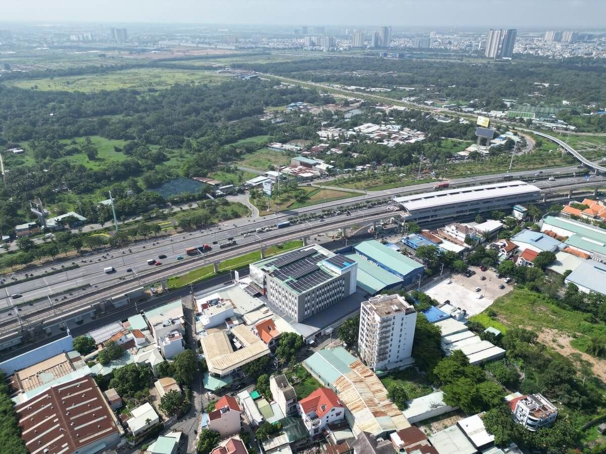 Installing solar power for 211KWP system at Toyota East Saigon